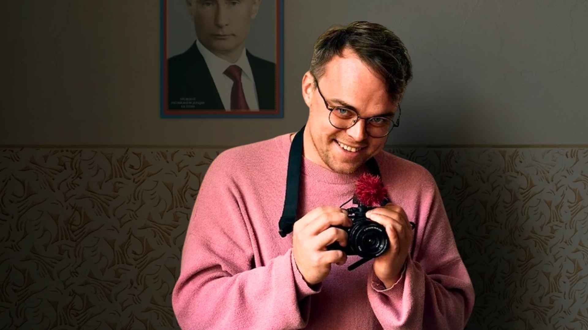 Pavel Talankin filmando en escuela rusa militarizada, documental Mr. Nobody Against Putin